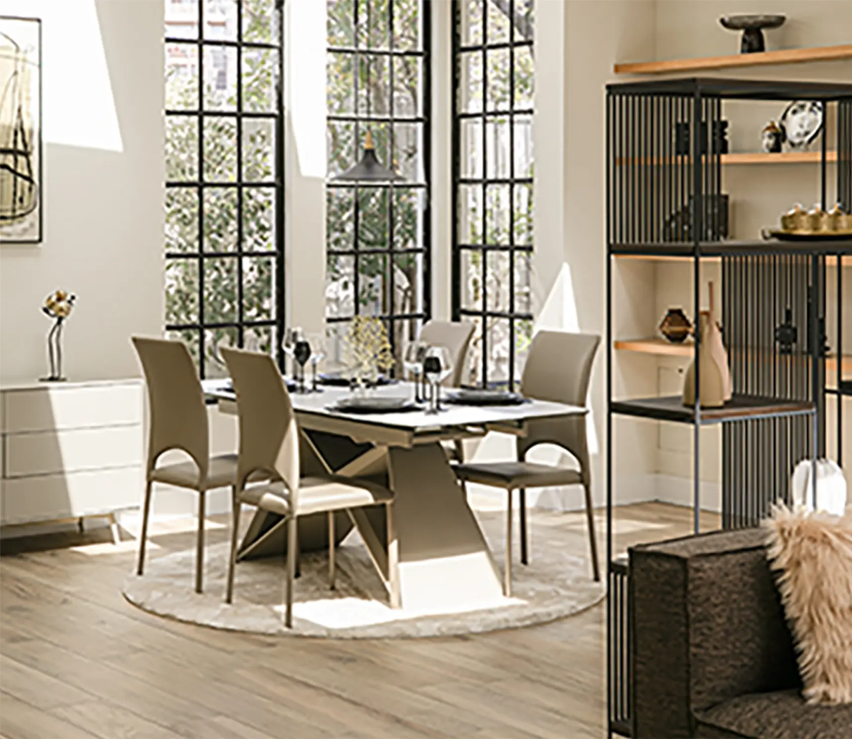 ブラックで引き締める